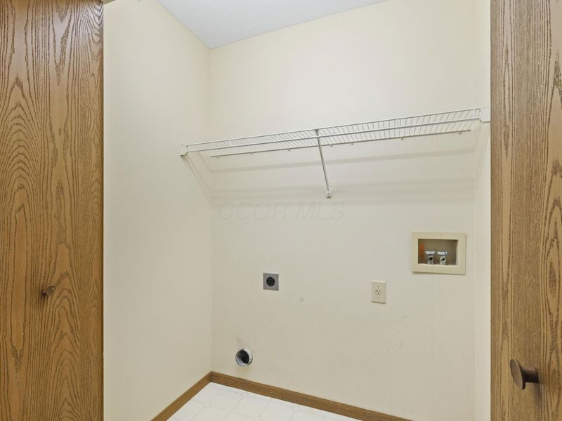 4666 Burkeshire Drive , Columbus, OH 43232 Photo 18