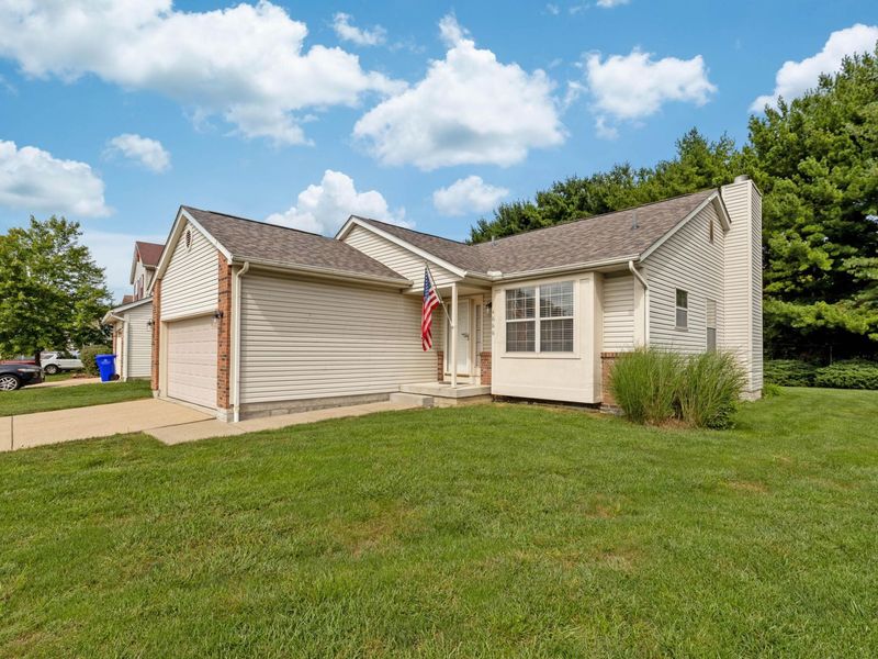 4666 Burkeshire Drive , Columbus, OH 43232 Photo 2