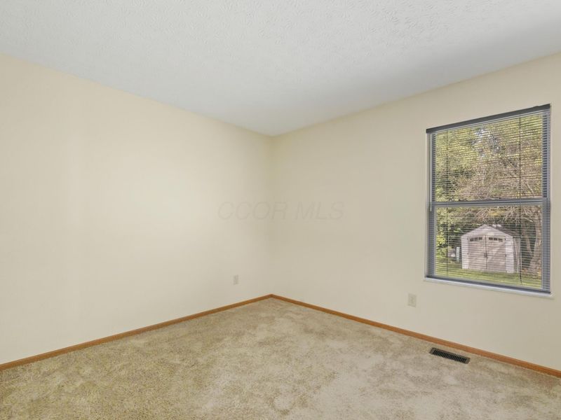 4666 Burkeshire Drive , Columbus, OH 43232 Photo 26