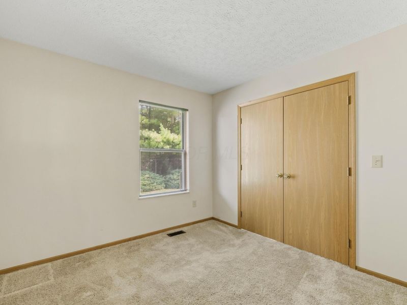 4666 Burkeshire Drive , Columbus, OH 43232 Photo 30