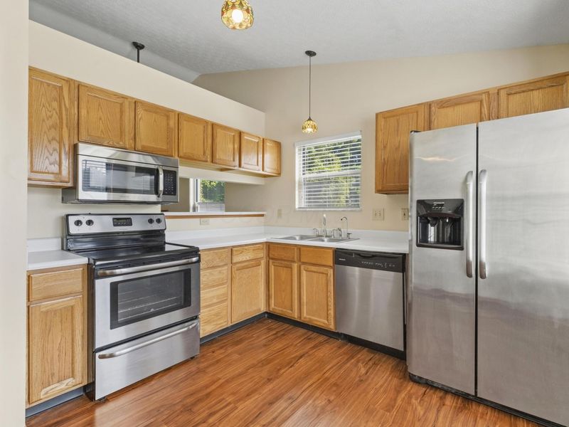 4666 Burkeshire Drive , Columbus, OH 43232 Photo 6