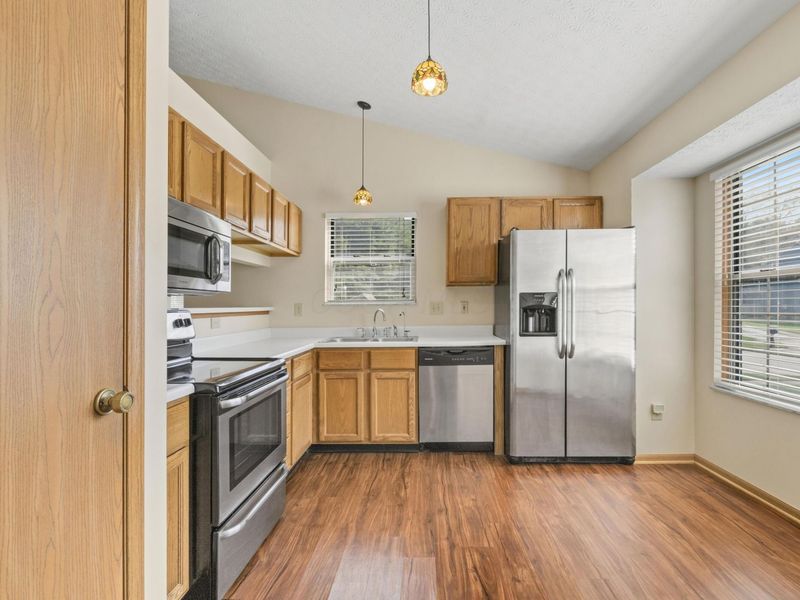 4666 Burkeshire Drive , Columbus, OH 43232 Photo 7