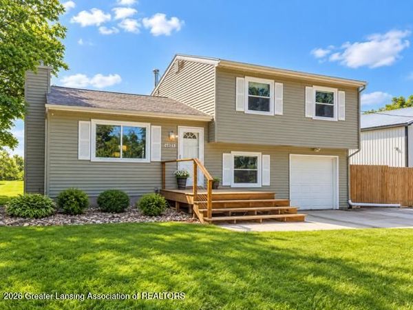 6045 W Plains Road, Eaton Rapids, MI 48827