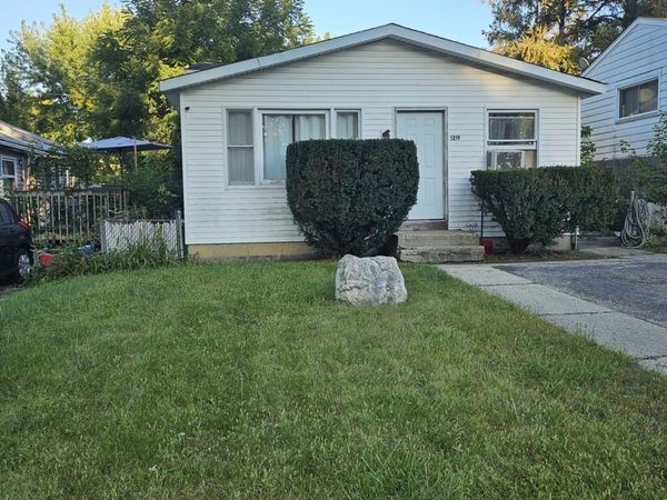1219 Idlewild Drive , Round Lake Beach, IL 60073