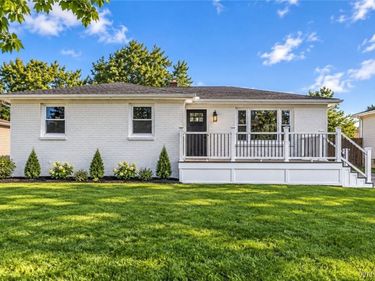 8 Dover Drive , Buffalo, NY 14224
