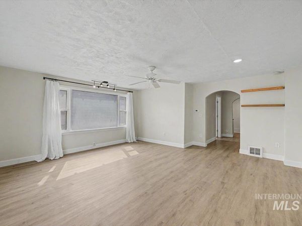 215 Shoshone, Nampa, ID 83651