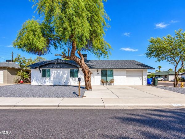 9043 N 16th Drive, Phoenix, AZ 85021