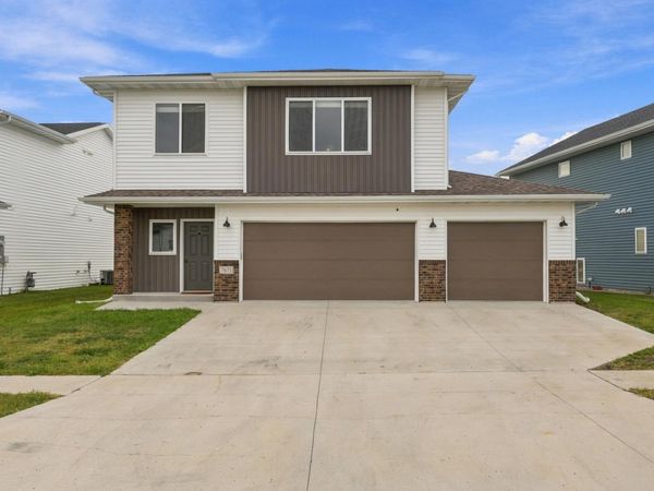 7671 Cub Creek Way, Horace, ND 58047