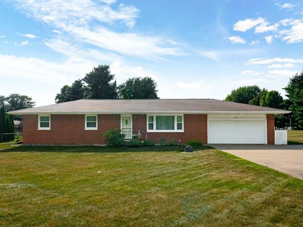 54949 Ash Road, Osceola, IN 46561