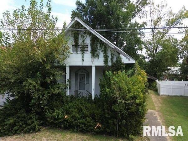 301 S VAN BUREN Street, Marion, IL 62959