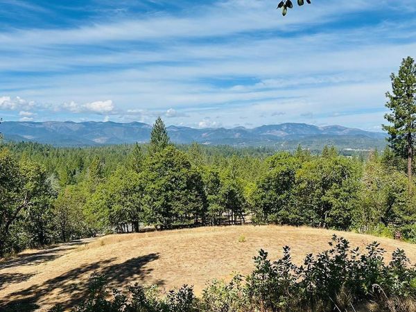 297 Arbor Ridge Drive, Grants Pass, OR 97527