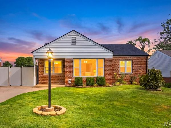7351 S Yorkshire Drive, Affton, MO 63123
