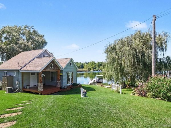 525 Hillwood Road , White Lake Township, Mi 48383