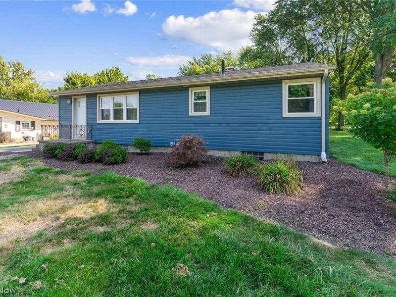 435 Cedar Drive, Cortland, OH 44410 Photo 2