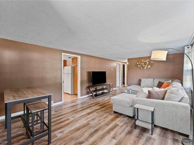 435 Cedar Drive, Cortland, OH 44410 Photo 4