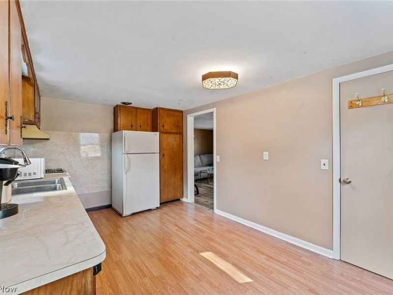 435 Cedar Drive, Cortland, OH 44410 Photo 7