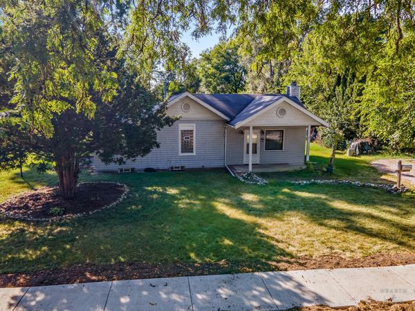 800 S River Road , Fox River Grove, IL 60021