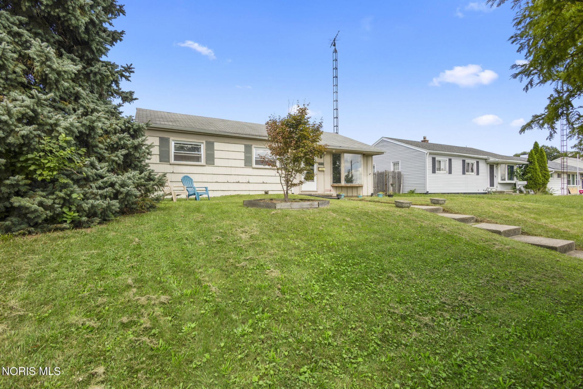2039 N Ravine Parkway, Toledo, OH 43605 Main Photo