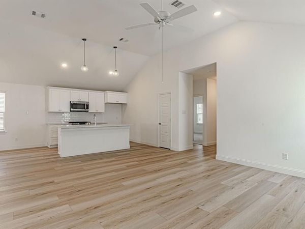 6713 Lake Overlook Drive , Fort Worth, TX 76135