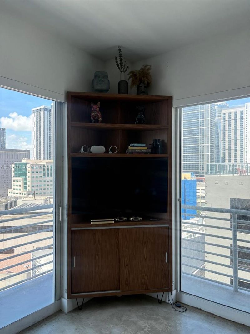 234 NE 3rd St, Unit 1701, Miami, FL 33132 Photo