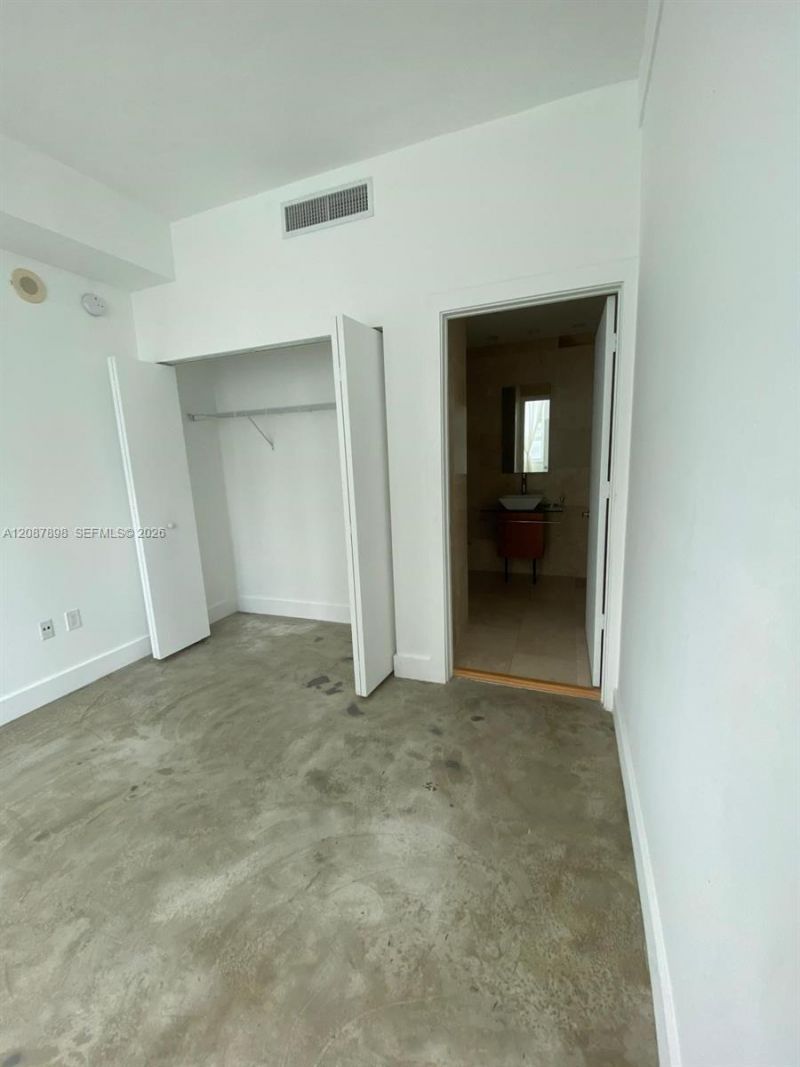 234 NE 3rd St, Unit 1701, Miami, FL 33132 Photo