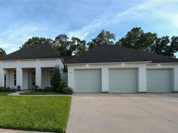 202 LONG OAK Lane , Youngsville, LA 70592