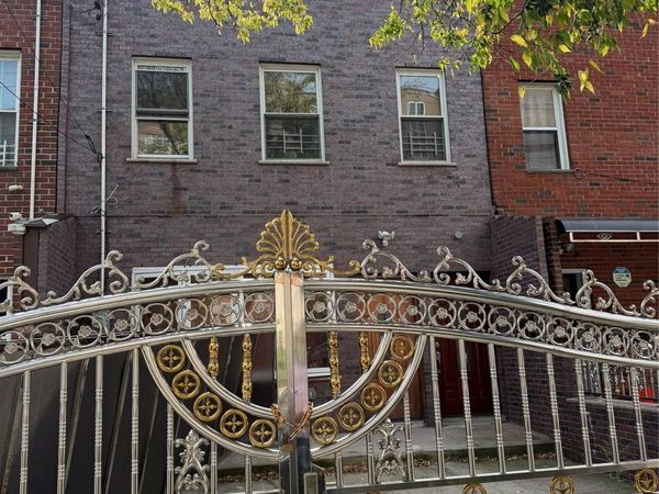 2356 Waterbury Avenue , Bronx, NY 10462