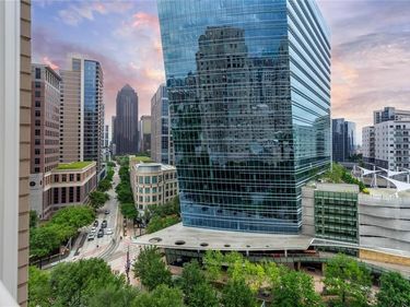 2525 N PEARL Street, Unit 1004, Dallas, TX 75201