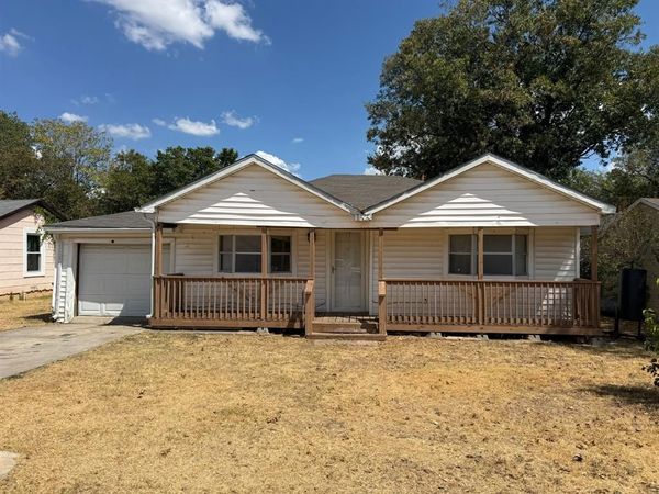 120 N Las Vegas Trail , White Settlement, TX 76108