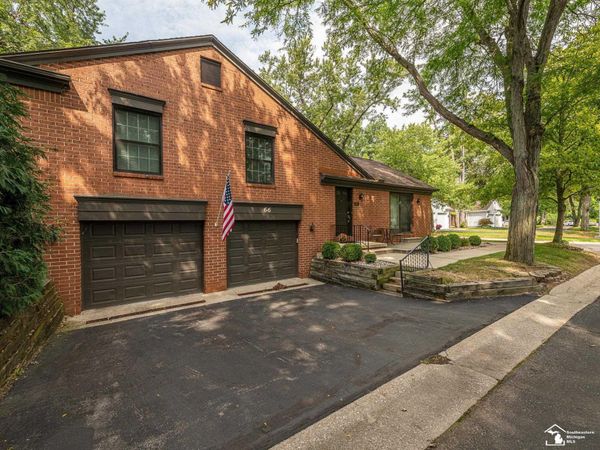 66 Linswood Drive, Monroe, MI 48162