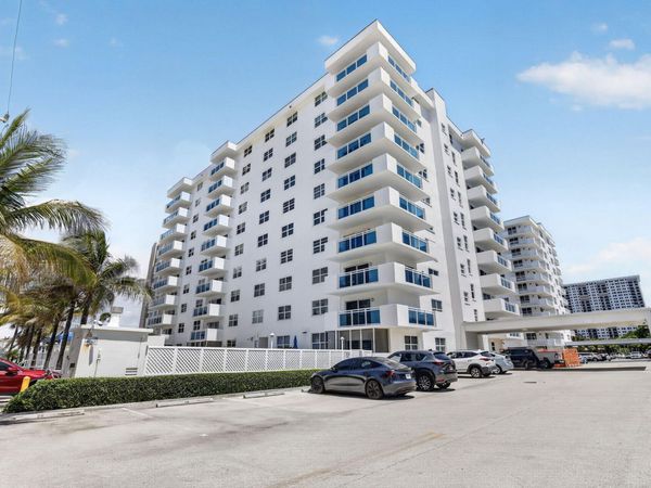 1701 S OCEAN Drive, Unit 902, Hollywood, FL 33019