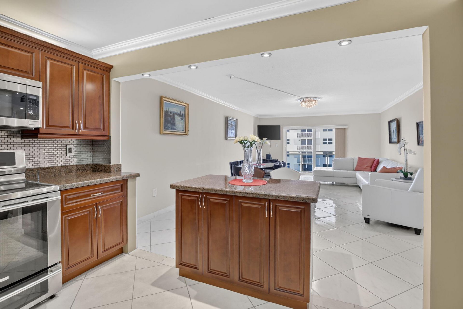 1701 S Ocean Drive, Unit 902, Hollywood, FL 33019 Photo