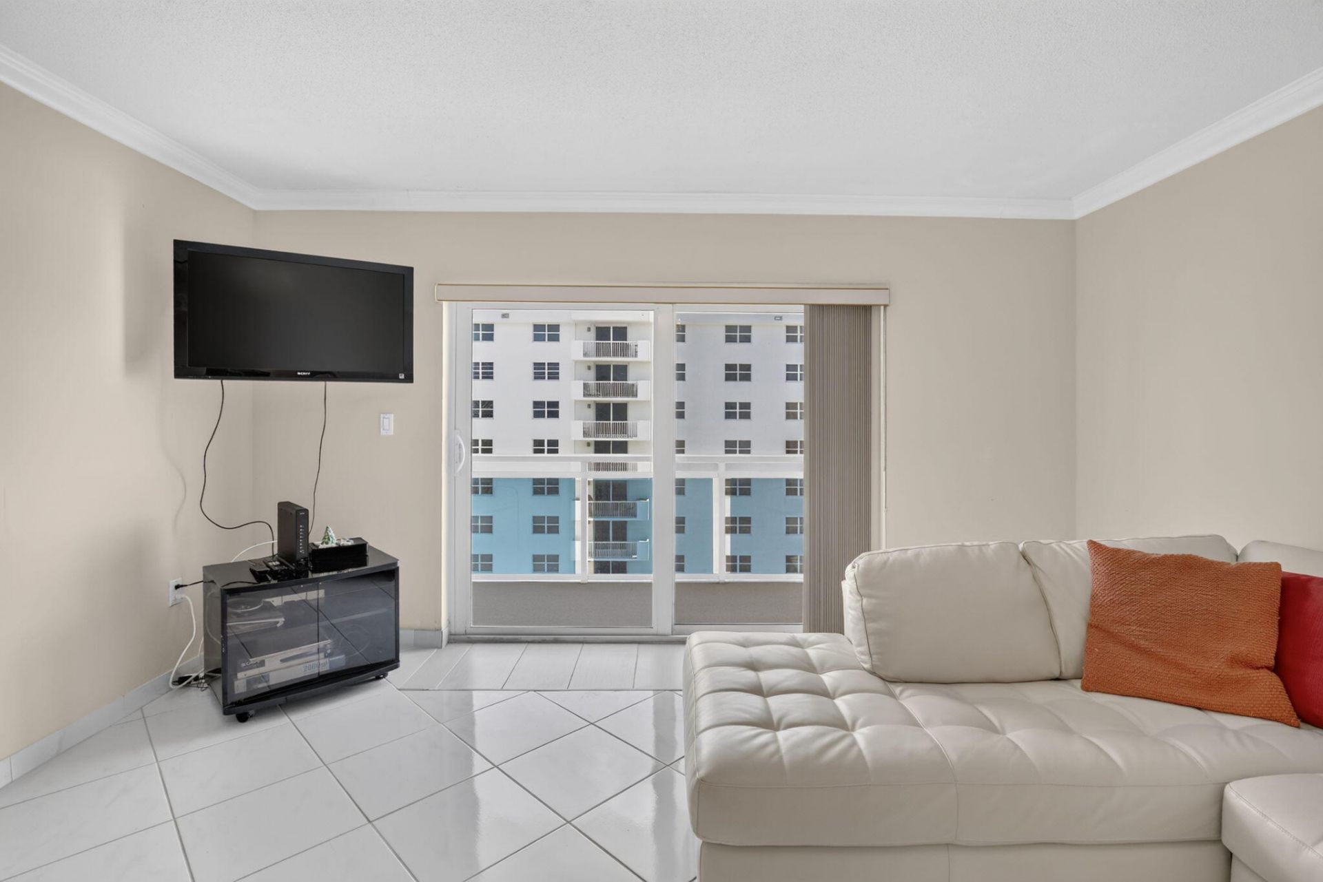 1701 S Ocean Drive, Unit 902, Hollywood, FL 33019 Photo