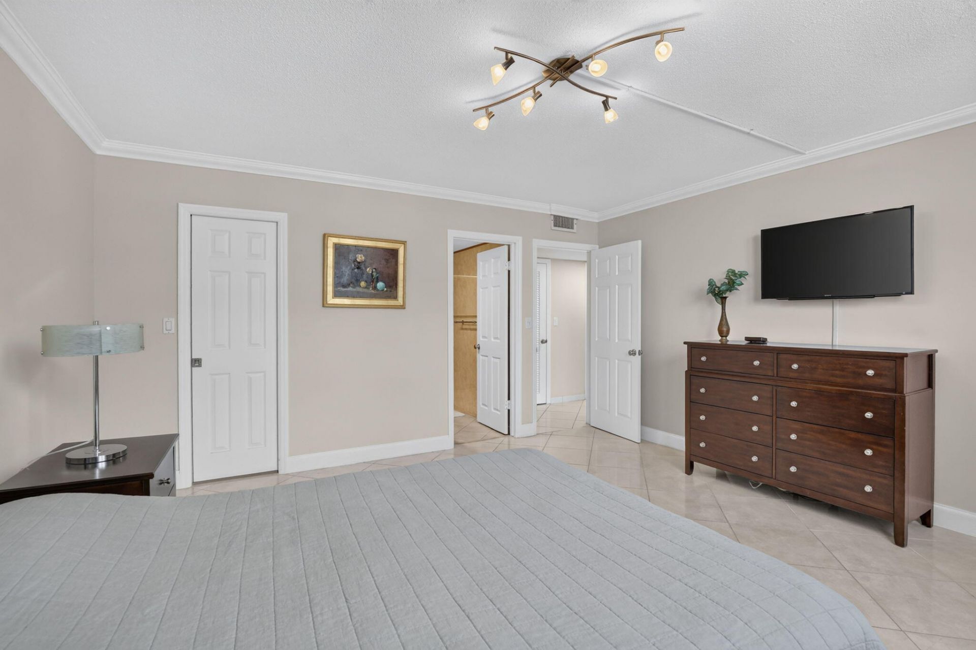 1701 S Ocean Drive, Unit 902, Hollywood, FL 33019 Photo