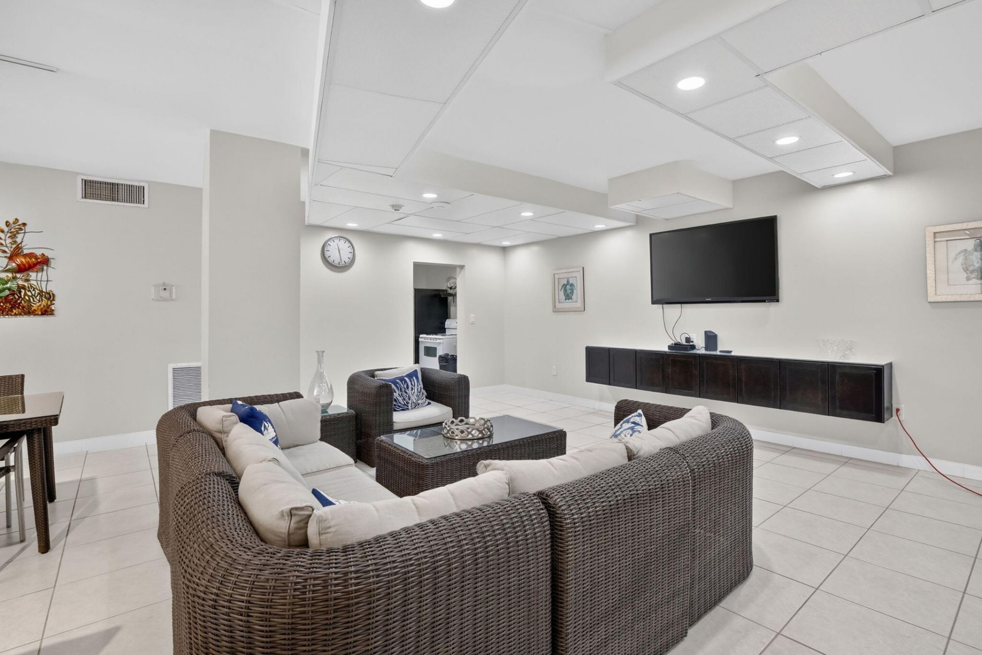 1701 S Ocean Drive, Unit 902, Hollywood, FL 33019 Photo