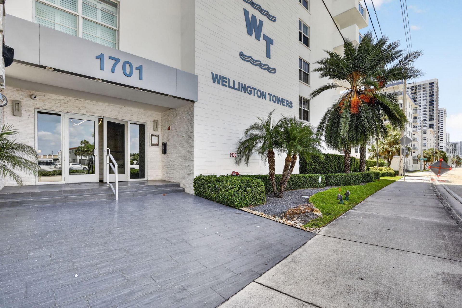 1701 S Ocean Drive, Unit 902, Hollywood, FL 33019 Photo