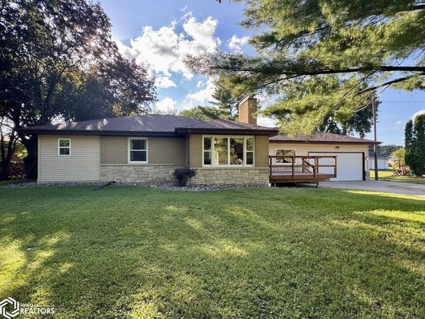 2809 Madison Avenue, Burlington, IA 52601