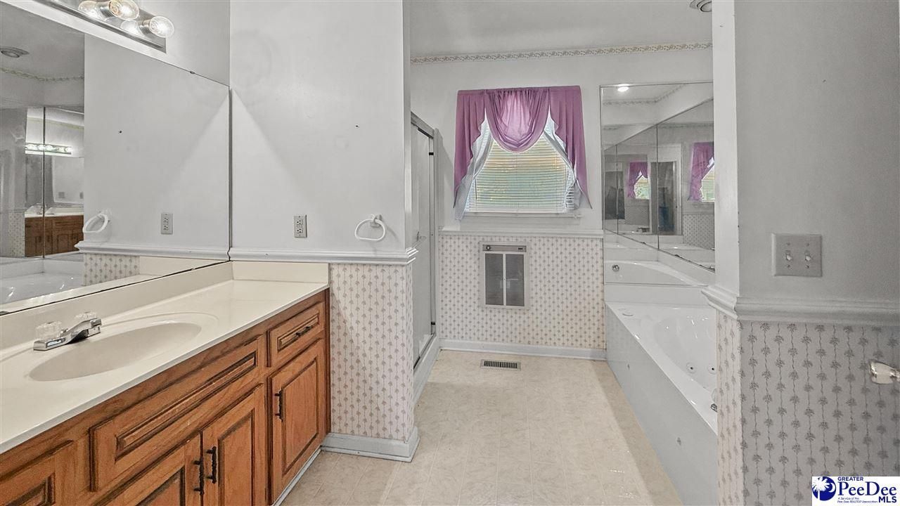 603 S Main Photo 22
