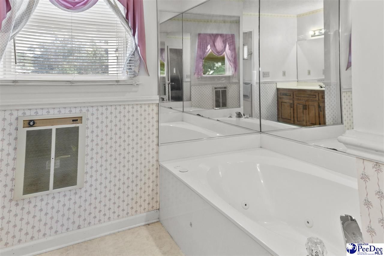 603 S Main Photo 23