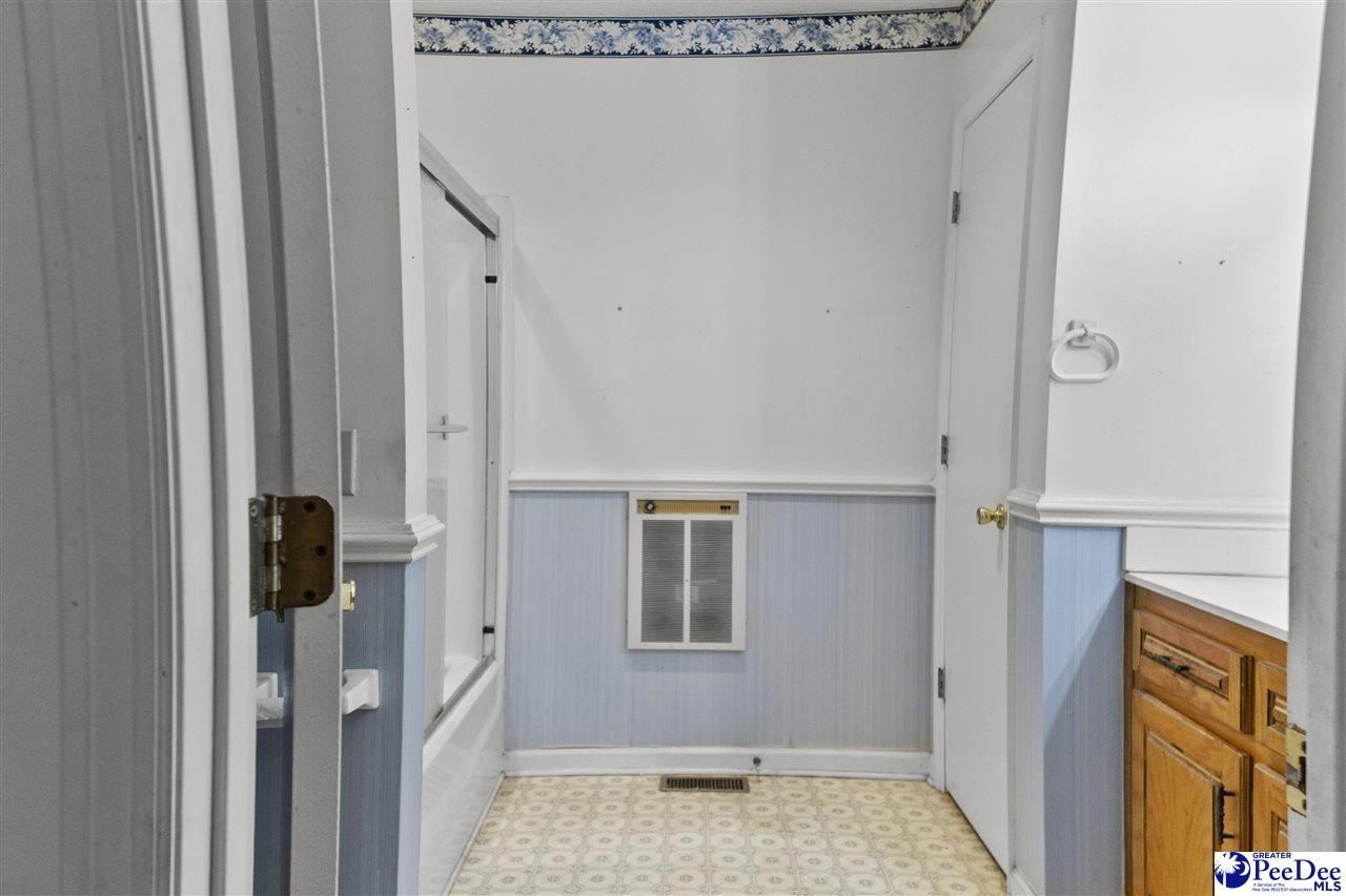 603 S Main Photo 27