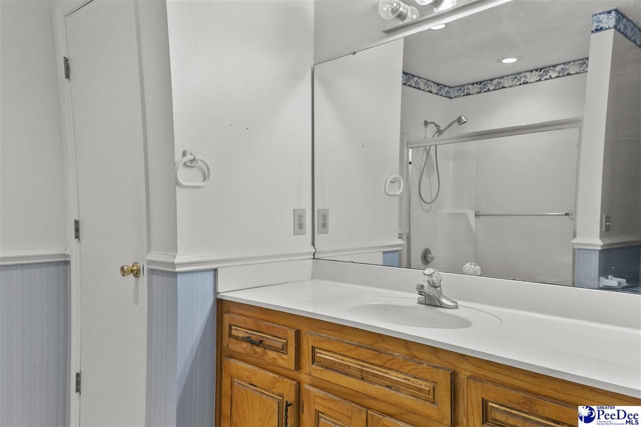 603 S Main Photo 28
