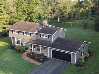 1697 N Lake Road , Cazenovia, NY 13035