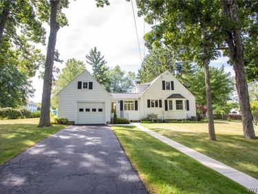 11 Glenwood Avenue , Angola, NY 14006