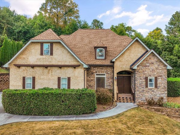 8121 Laurel Falls Lane, Knoxville, TN 37931
