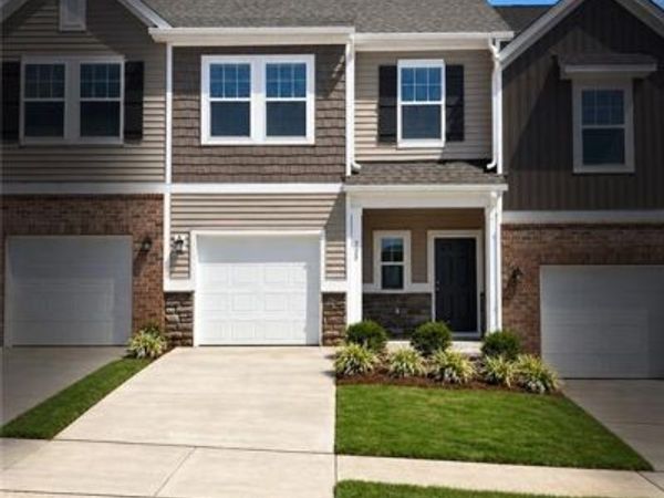 411 Dandelion Court , Mebane, NC 27302