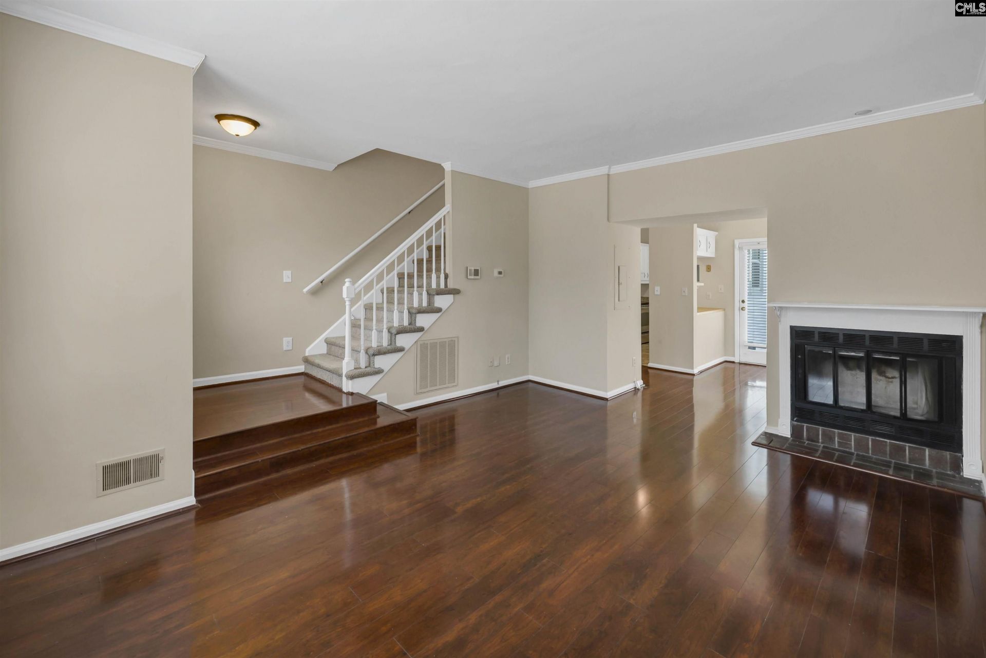 521 Wallace Way  Photo 5