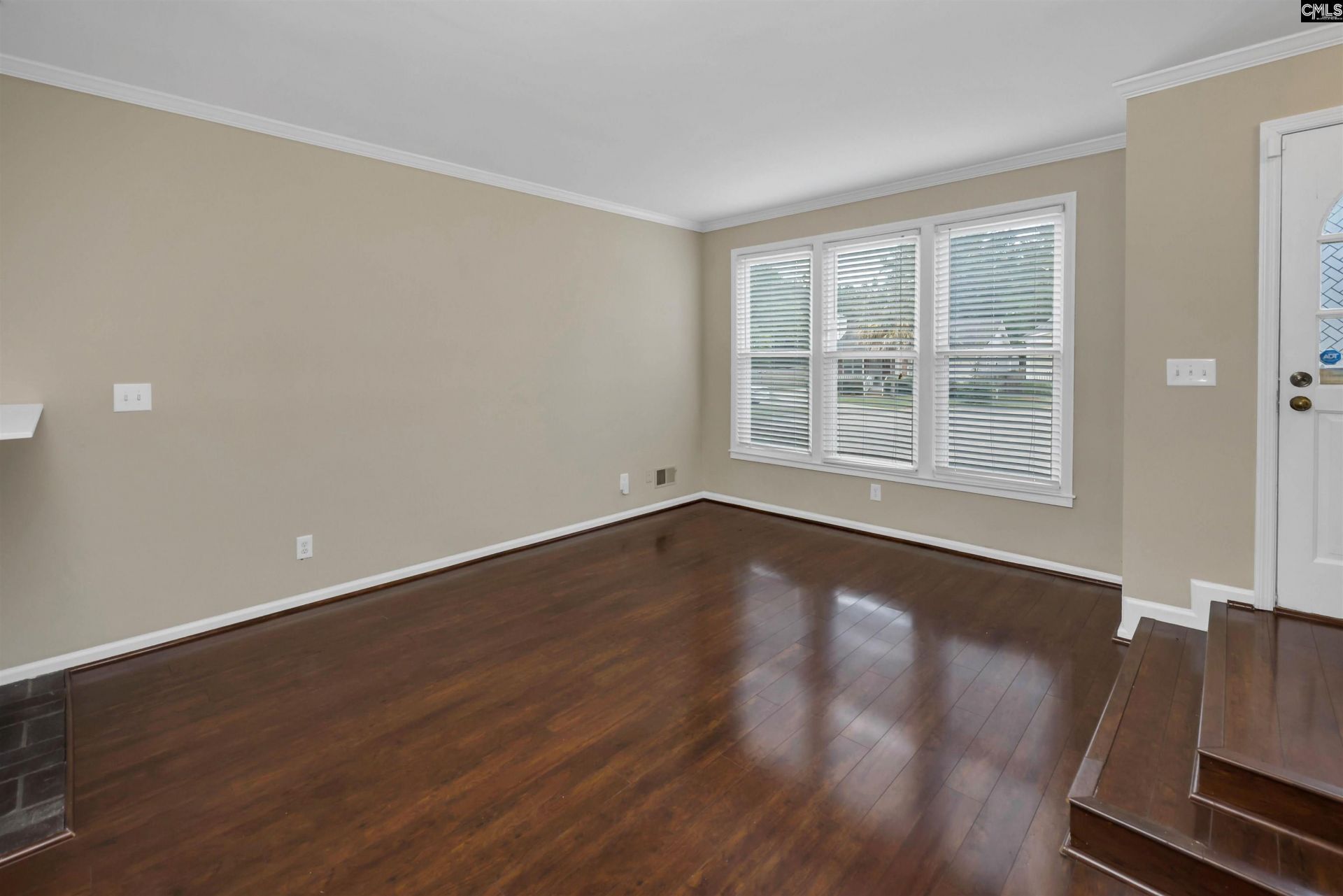 521 Wallace Way  Photo 6