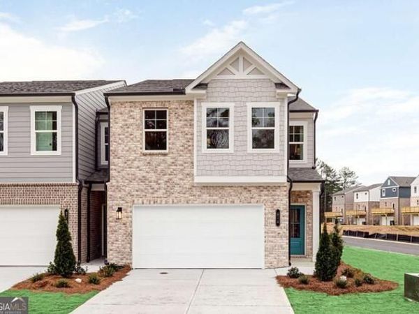 824 Leraes Way , Loganville, GA 30052