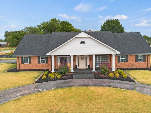 808 N 8th Avenue, Purcell, OK 73080