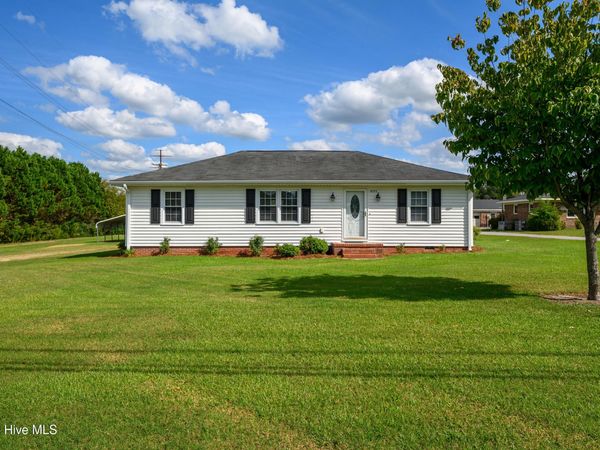 1035 W Saint James Street , Tarboro, NC 27886